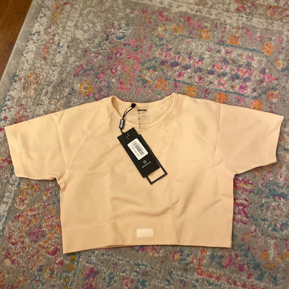 NWT Bo+Tee crop top